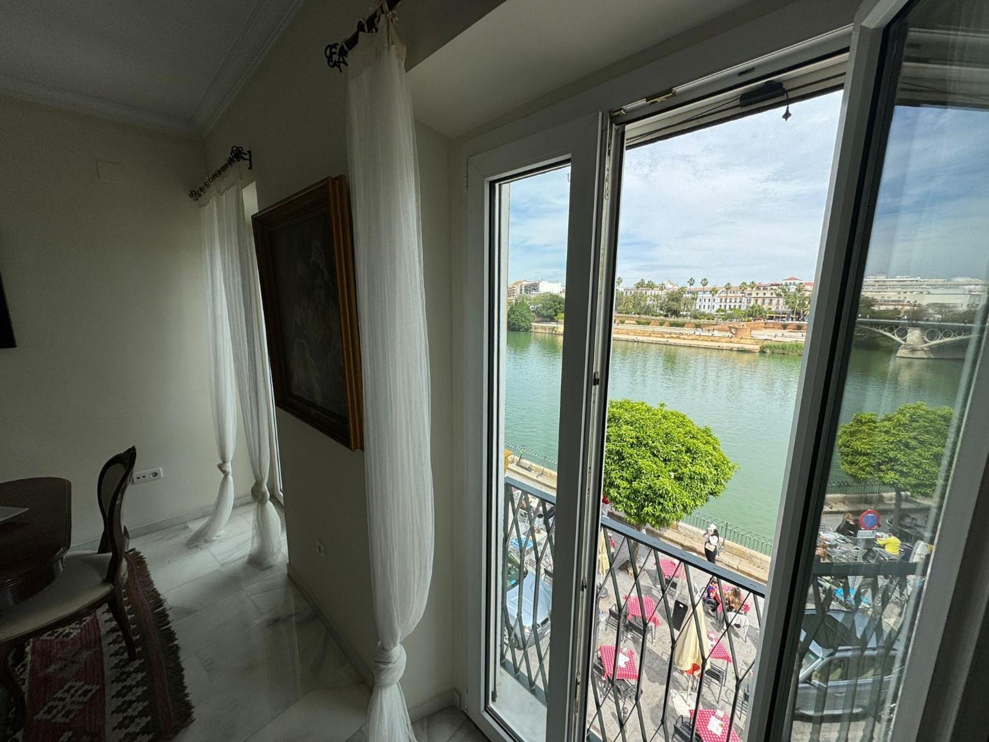 Wonderful Duplex In Calle Betis Apartamento Sevilha Exterior foto